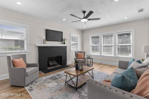 4647 Polaris Street, Jacksonville FL - photo 12 of 72