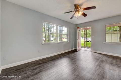 979 Mikael Avenue, Jacksonville FL - photo 9 of 20