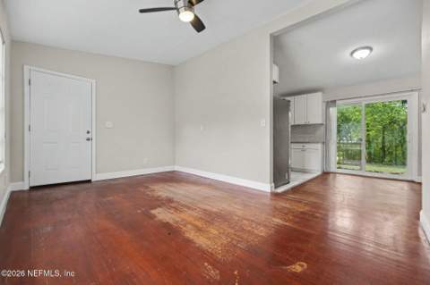 7832 Delaroche Court, Jacksonville FL - photo 10 of 33