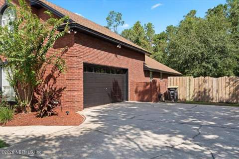 9227 Chandler Oaks Court, Jacksonville FL - photo 7 of 63