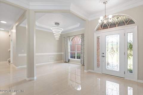 9227 Chandler Oaks Court, Jacksonville FL - photo 8 of 63