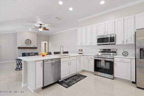 9227 Chandler Oaks Court, Jacksonville FL - photo 15 of 63
