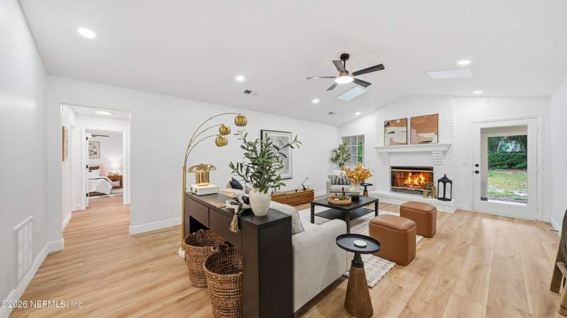 4 bedroom Single Family Residence at 4034 Retford Drive, Hidden Hills, Jacksonville — photo 4