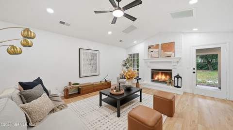 4034 Retford Drive, Jacksonville FL - photo 6 of 79