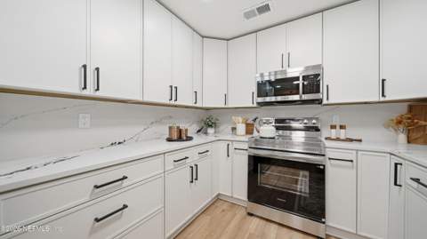 4034 Retford Drive, Jacksonville FL - photo 15 of 79