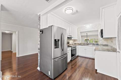 3241 Ponce De Leon Avenue, Jacksonville FL - photo 18 of 38