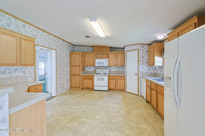 4 bedroom Mobile Home at 4176 Osceola Trail, Osceola Forest, Middleburg — photo 5