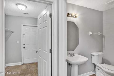 4394 Hanover Park Drive, Jacksonville FL - photo 9 of 50
