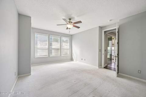11965 Diamond Springs Drive, Jacksonville FL - photo 23 of 31