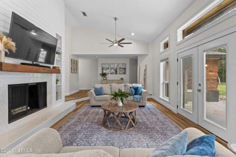 4002 Retford Drive, Jacksonville FL - photo 15 of 64
