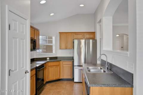2111 Stone Creek Drive #F, Fleming Island FL - photo 9 of 29