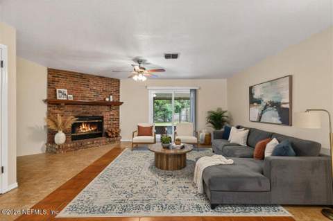 5572 Bryner Drive, Jacksonville FL - photo 6 of 30