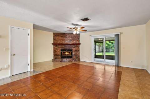 5572 Bryner Drive, Jacksonville FL - photo 7 of 30