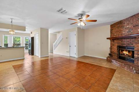 5572 Bryner Drive, Jacksonville FL - photo 8 of 30