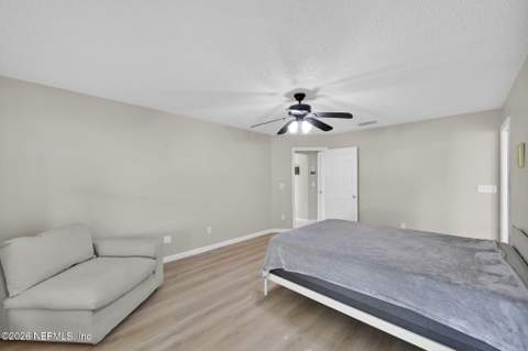 11407 Deep Springs Drive, Jacksonville FL - photo 21 of 44