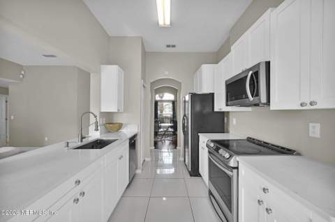 11407 Deep Springs Drive, Jacksonville FL - photo 22 of 44