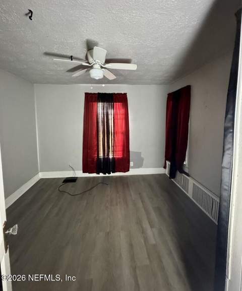 3916 N Davis Street, Jacksonville FL - photo 12 of 18
