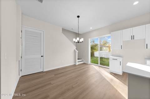 5460 Missouri Avenue, Jacksonville FL - photo 11 of 26