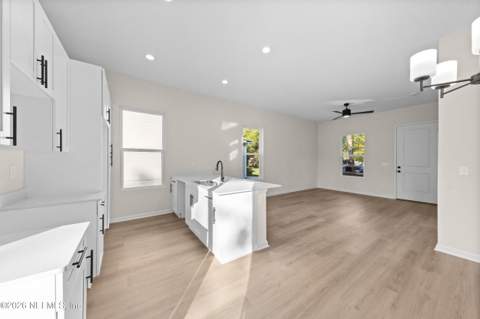 5460 Missouri Avenue, Jacksonville FL - photo 7 of 26