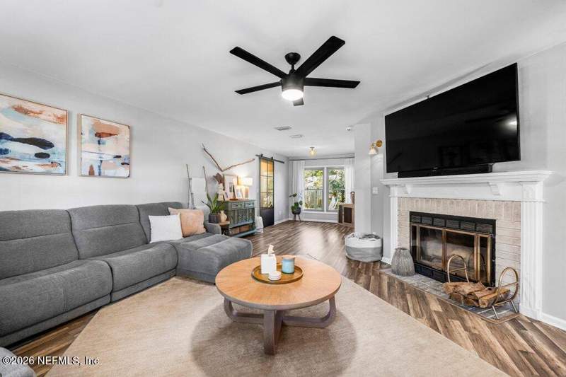 3 bedroom Single Family Residence at 705 Neptune Lane, Neptune Forest, Neptune Beach — photo 4