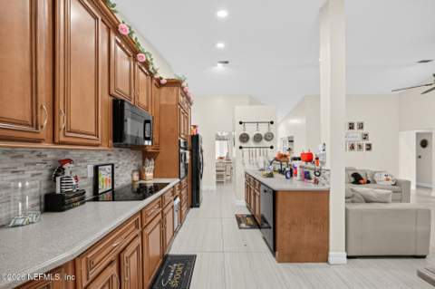 8510 Shuter Court, Jacksonville FL - photo 15 of 30