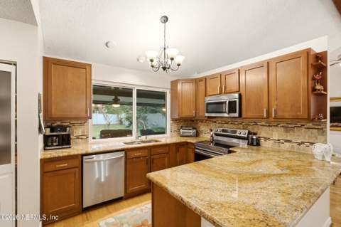 3218 Thorn Lane, Jacksonville FL - photo 16 of 30