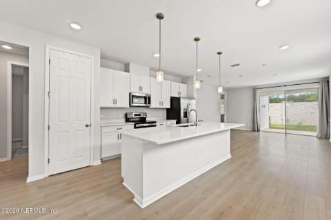 7197 Mahogany Run Drive, Jacksonville FL - photo 9 of 24