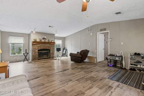 2534 Johnson Avenue, Jacksonville FL - photo 8 of 35
