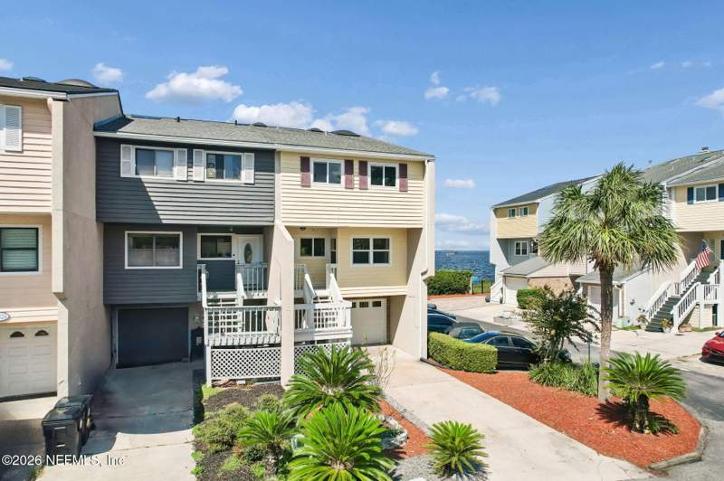4 bedroom Single Family Residence at 327 Scenic Point Lane, The Point, Fleming Island — photo 3