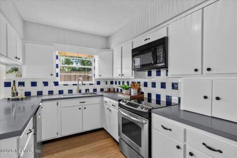 2608 Madrid Street, Jacksonville Beach FL - photo 17 of 40