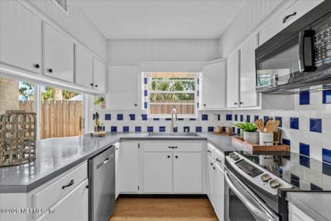 2608 Madrid Street, Jacksonville Beach FL - photo 18 of 40