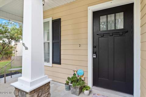 6237 Syringa Lane, Jacksonville FL - photo 6 of 37