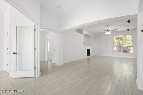 13891 Ibis Point Boulevard, Jacksonville FL - photo 8 of 49