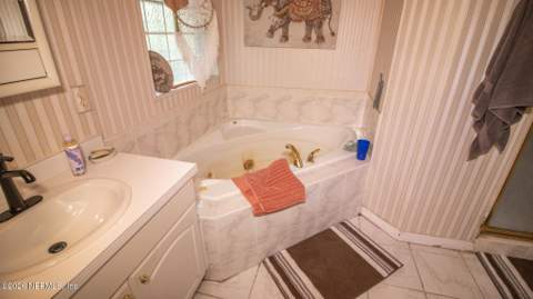 241 SE 5th Avenue, Melrose FL - photo 14 of 51