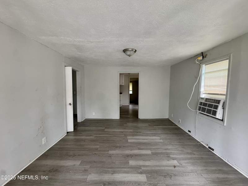 2 bedroom Single Family Residence at 2025 W 15th Street, Grand Boulevard, Jacksonville — photo 2
