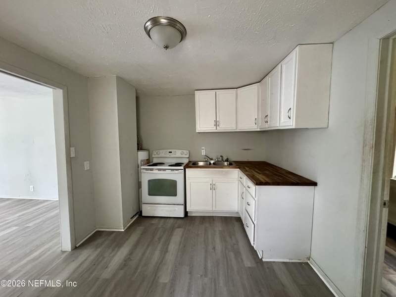 2 bedroom Single Family Residence at 2025 W 15th Street, Grand Boulevard, Jacksonville — photo 4