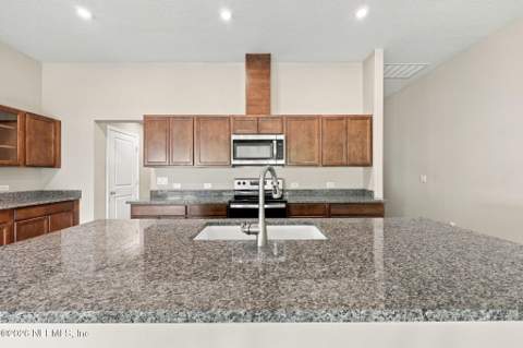 10972 Helmsdale Lane, Jacksonville FL - photo 11 of 36