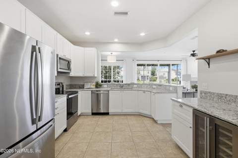 11052 E Castlemain Circle, Jacksonville FL - photo 13 of 33
