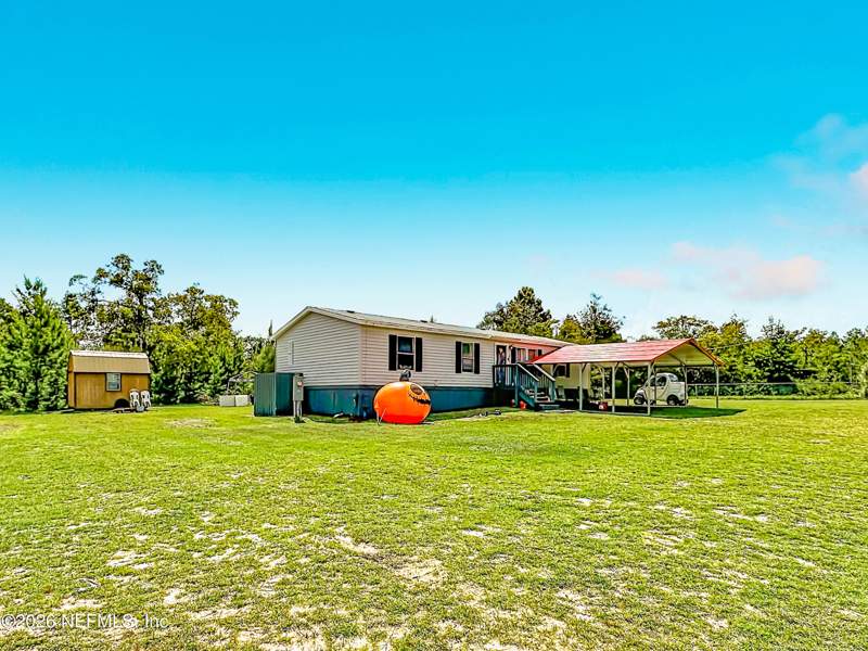 3 bedroom Mobile Home at 207 Himalayan Street, Interlachen Estate, Interlachen — photo 3