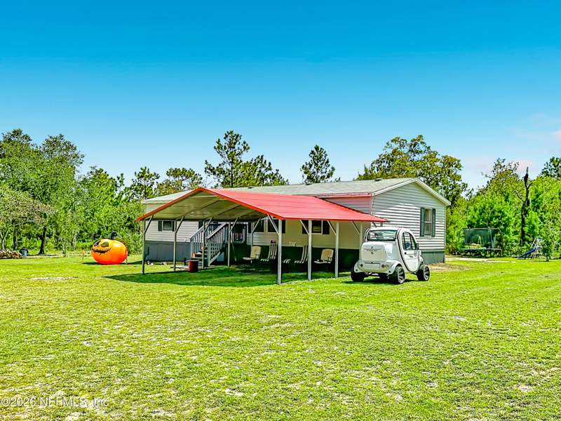 3 bedroom Mobile Home at 207 Himalayan Street, Interlachen Estate, Interlachen — photo 4