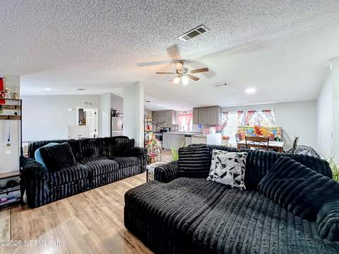 207 Himalayan Street, Interlachen FL - photo 8 of 41