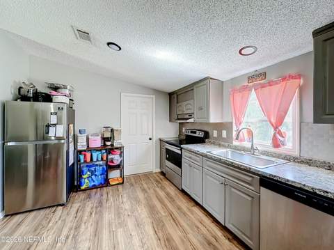 207 Himalayan Street, Interlachen FL - photo 12 of 41