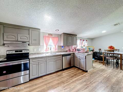 207 Himalayan Street, Interlachen FL - photo 13 of 41