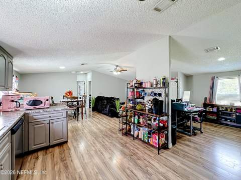 207 Himalayan Street, Interlachen FL - photo 14 of 41