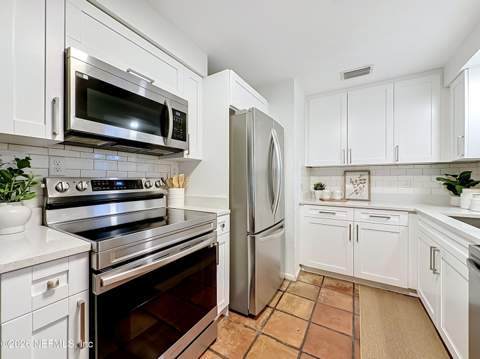 2490 Spokane Avenue, Jacksonville FL - photo 11 of 53
