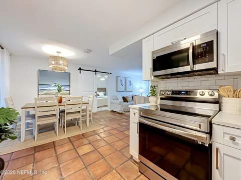 2490 Spokane Avenue, Jacksonville FL - photo 16 of 53