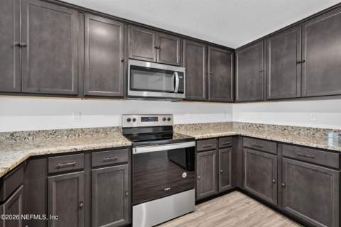 8566 Newnan Lake Drive, Macclenny FL - photo 12 of 54