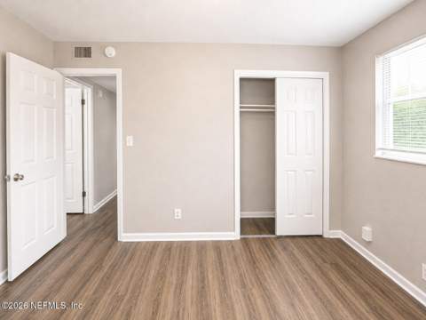 8067 Santillo Drive, Jacksonville FL - photo 12 of 14