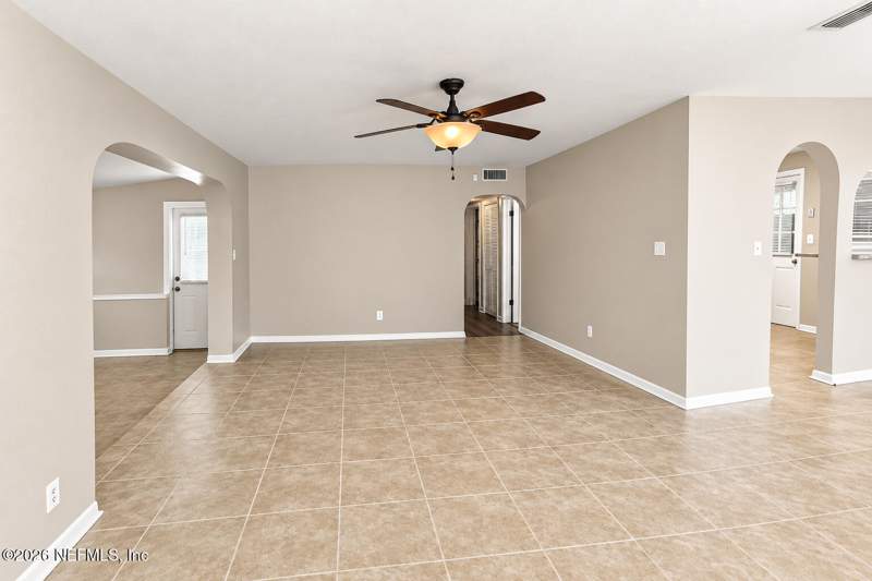 3 bedroom Single Family Residence at 8067 Santillo Drive, San Jose Manor, Jacksonville — photo 2
