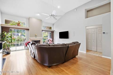 11405 Beecher Circle, Jacksonville FL - photo 9 of 32